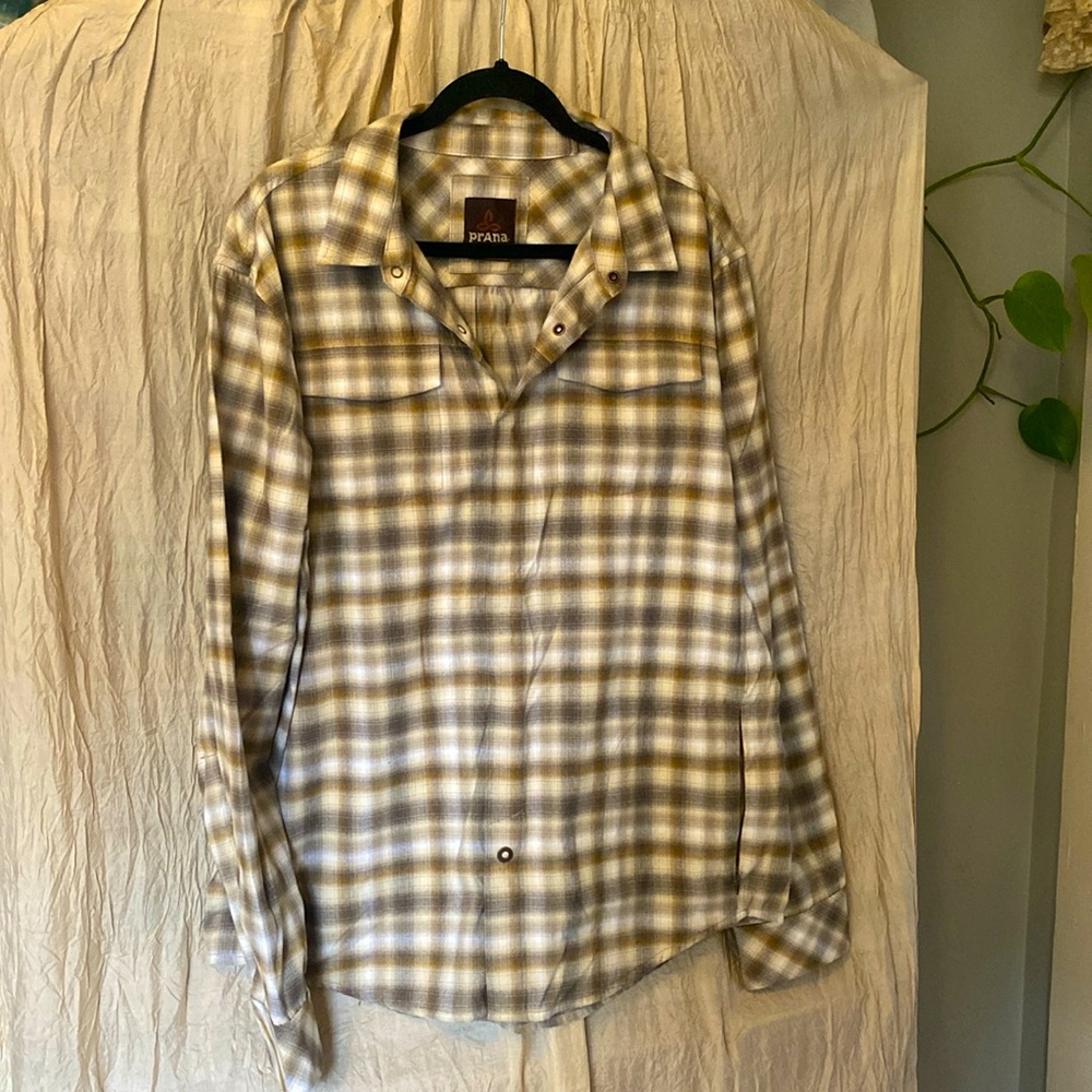 Prana Westbrook Men’s Large zippered pockets snap up long sleeve